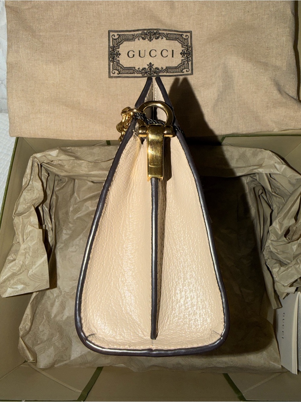 Gucci Shoulder Bag Like New Full Set - Picture 4 of 10